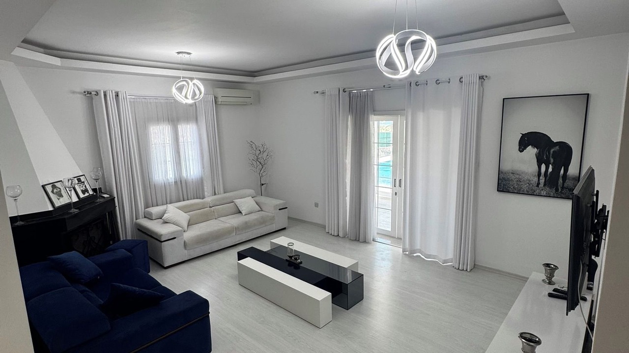 Photo of Livingroom in Kyrenia