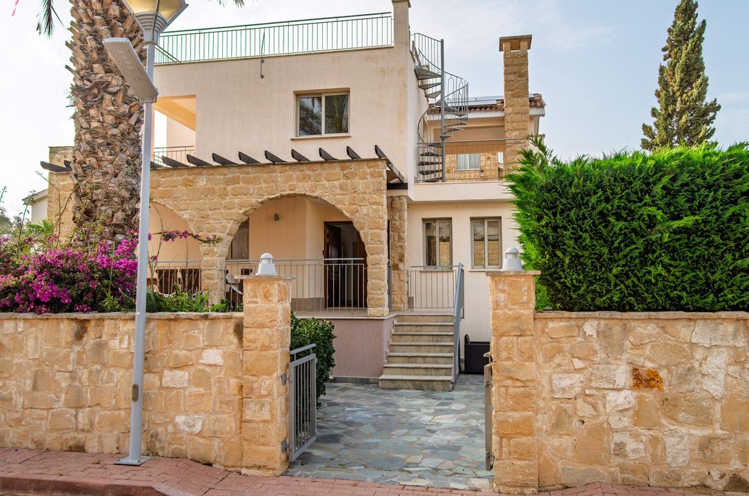 Photo of Outdoor in Polis