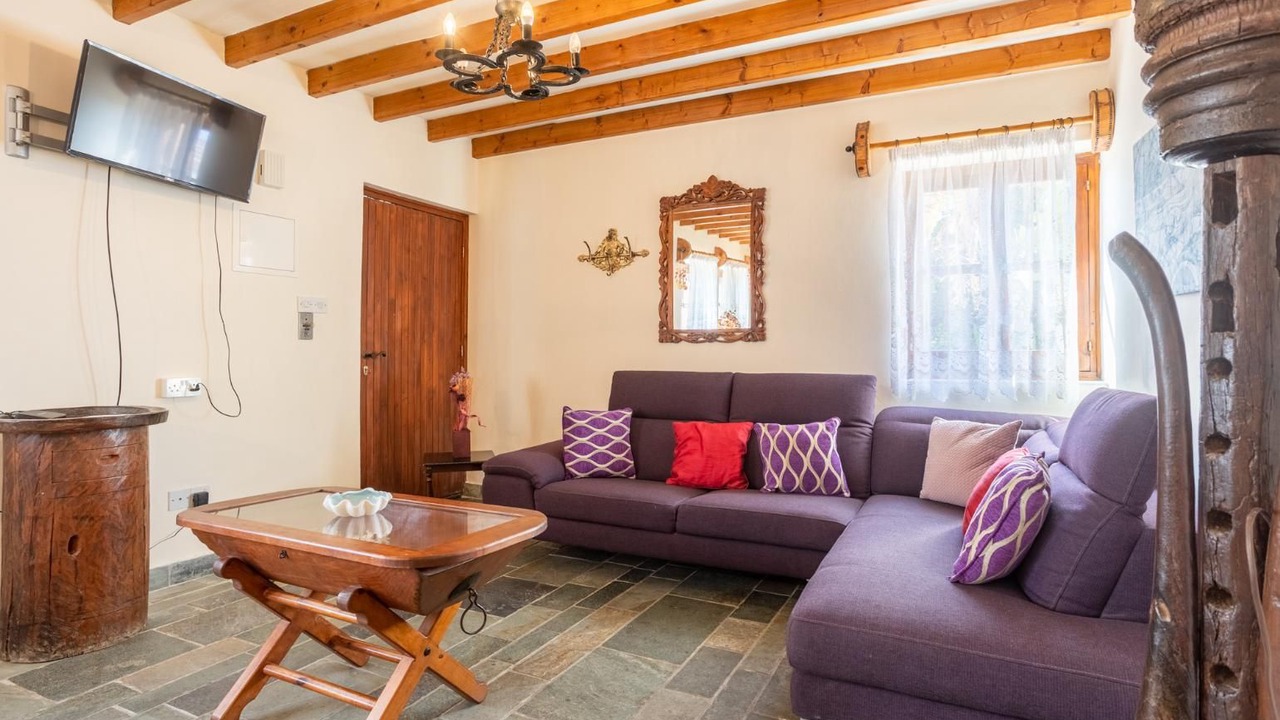 Photo of Livingroom in Pomos
