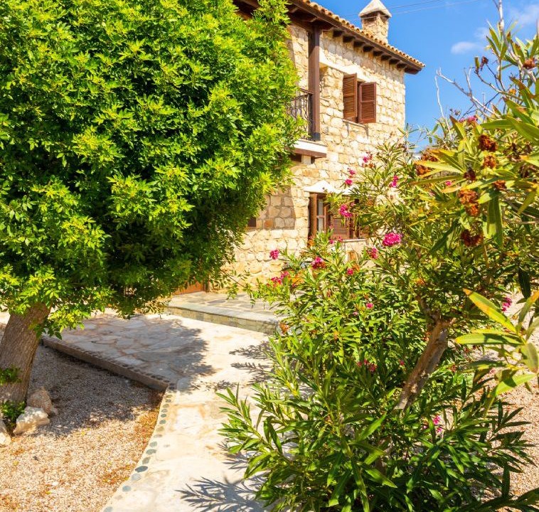 Photo of Outdoor in Pomos