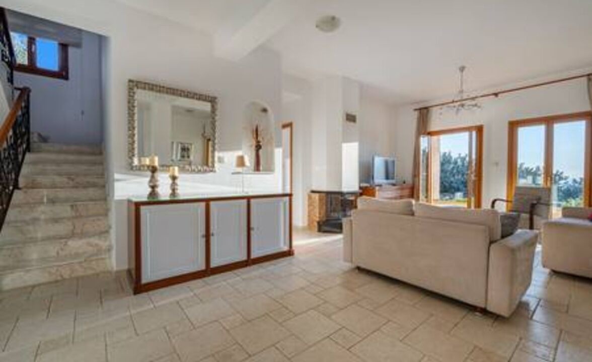 Photo of Livingroom in Aphrodite Hills