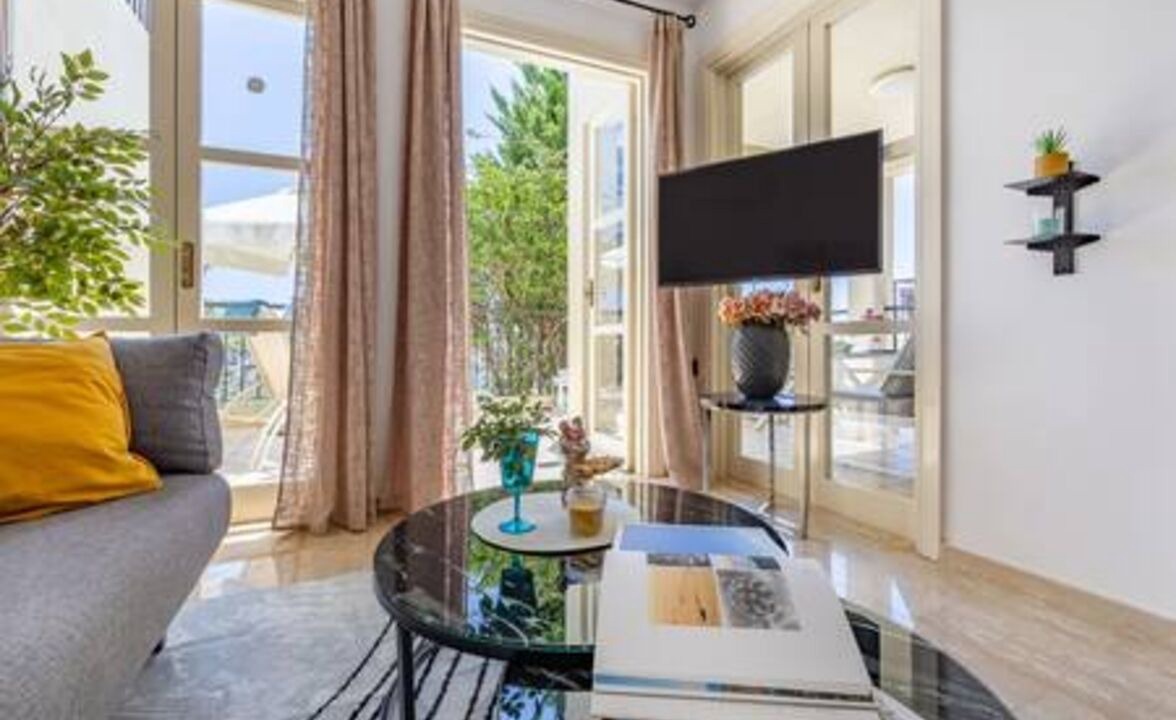 Photo of Livingroom in Aphrodite Hills