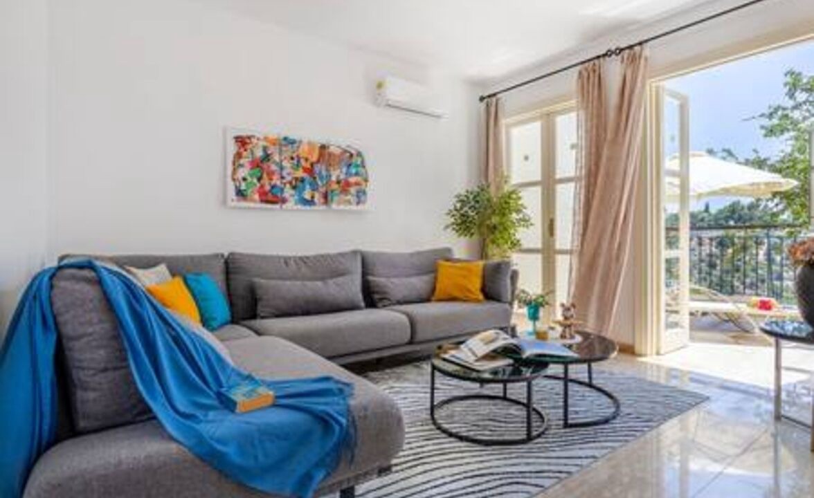 Photo of Livingroom in Aphrodite Hills