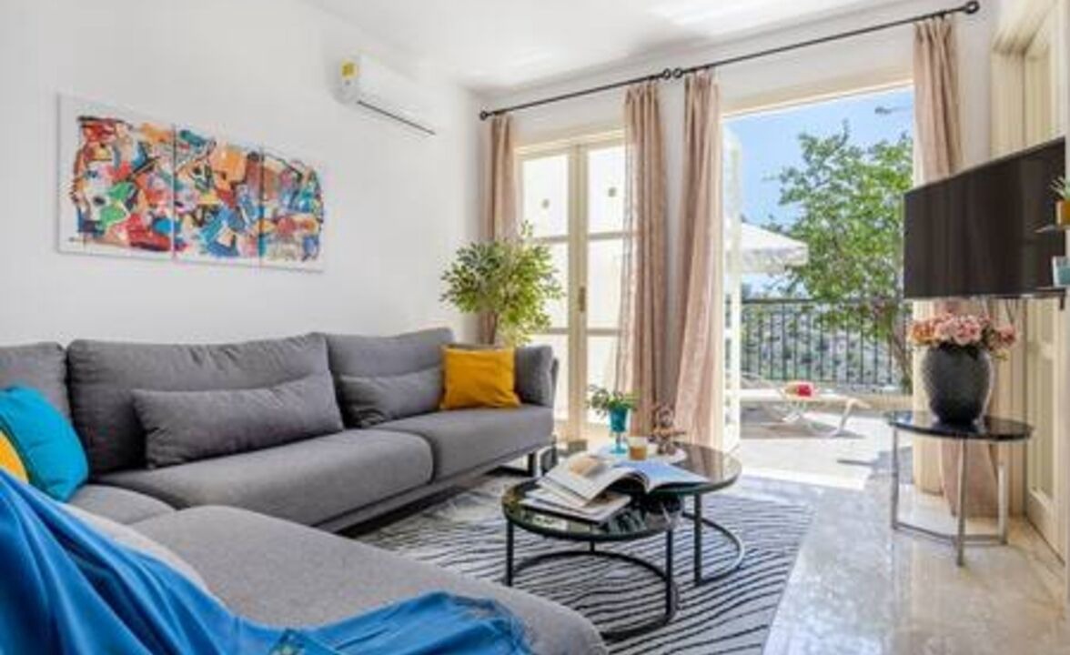 Photo of Livingroom in Aphrodite Hills