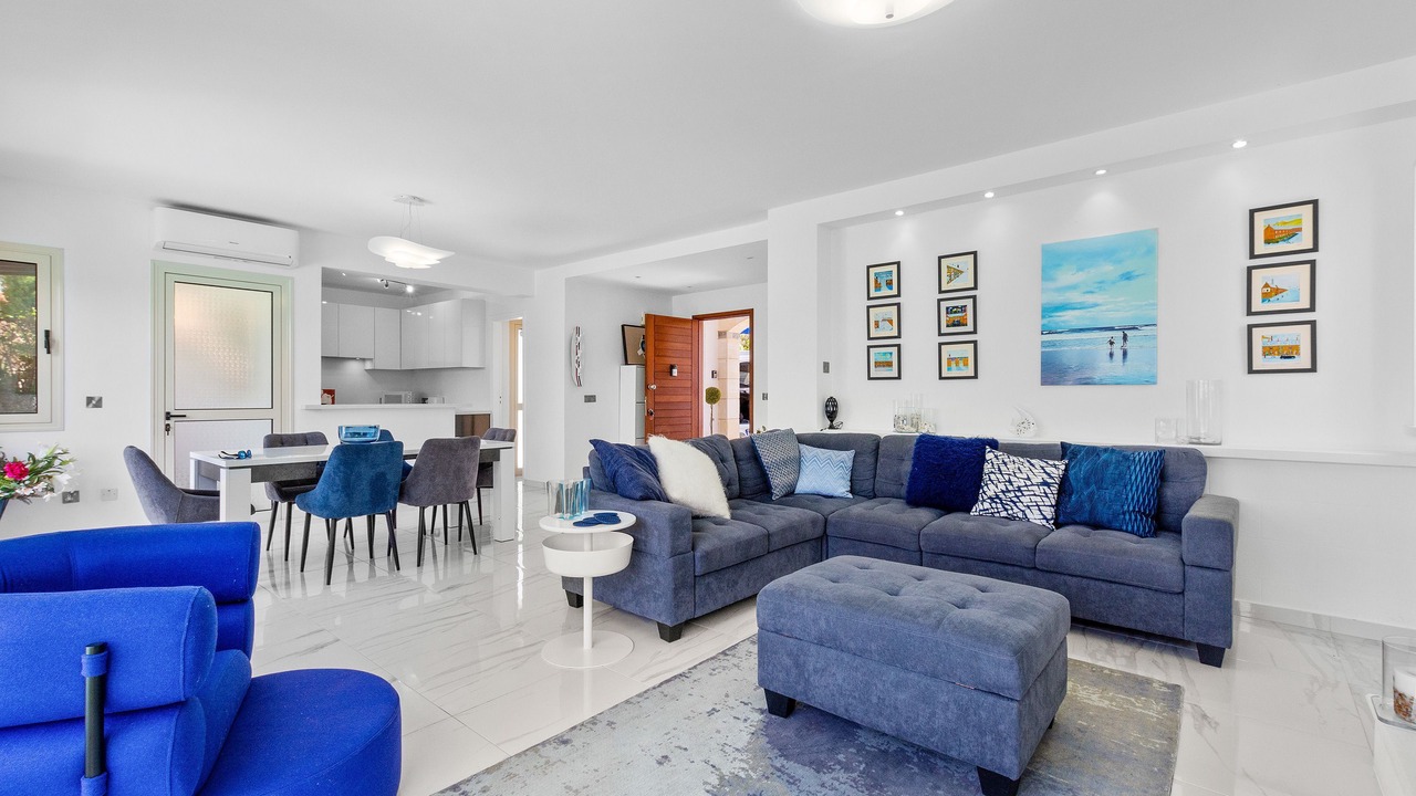 Photo of Livingroom in Latchi