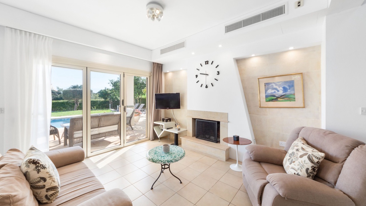 Photo of Livingroom in Latchi