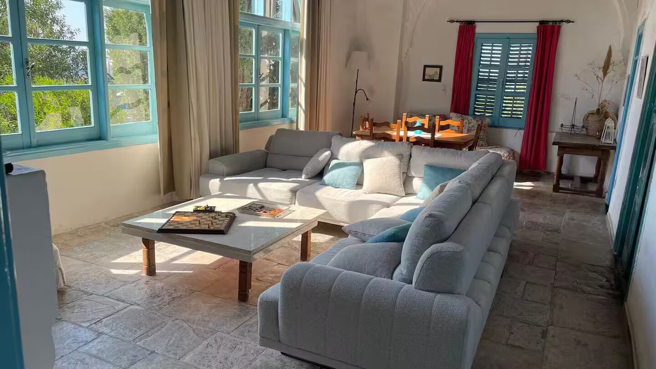 Photo of Livingroom in Kyrenia District