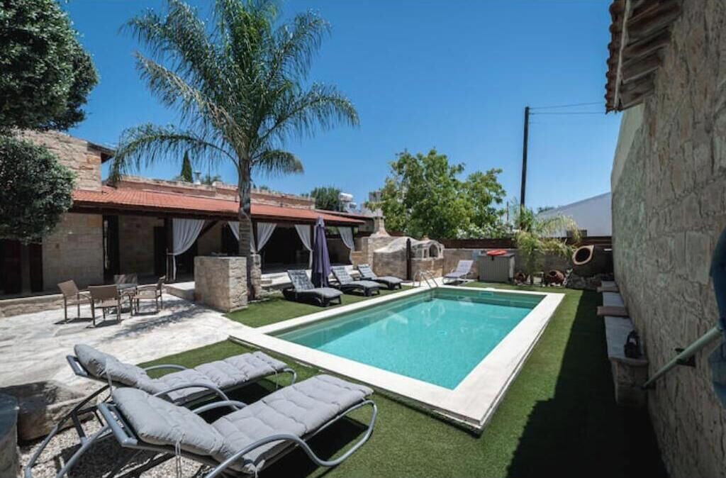 Photo of Outdoor in Anogyra