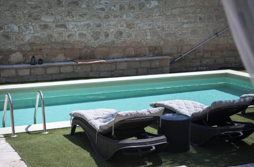 Photo of Outdoor in Anogyra