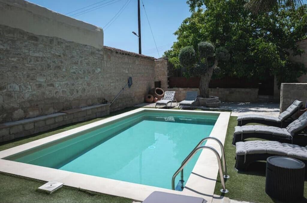 Photo of Outdoor in Anogyra