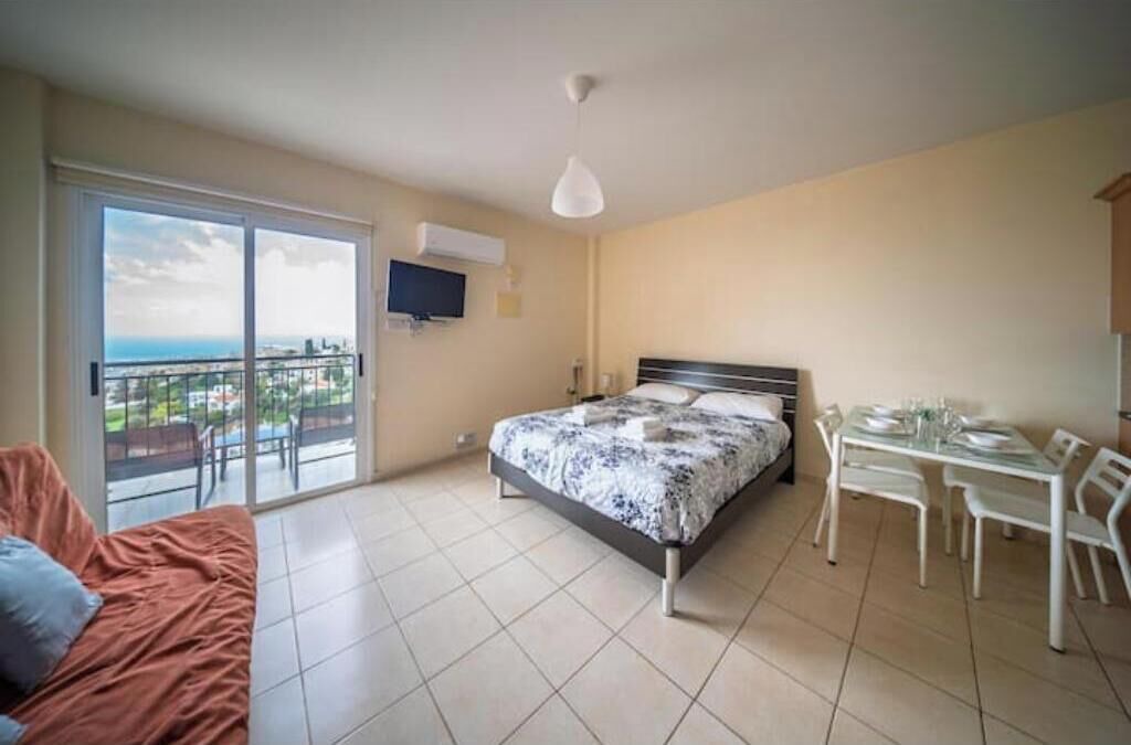 Photo of Bedroom in Peyia Town