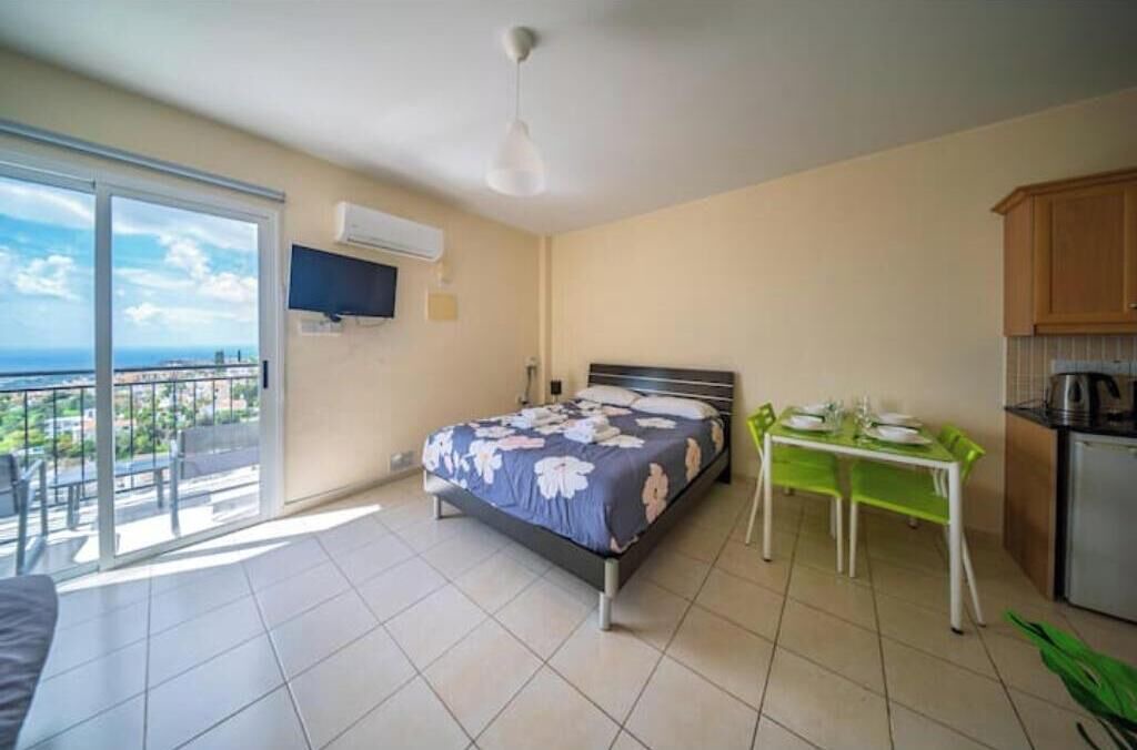 Photo of Bedroom in Peyia Town