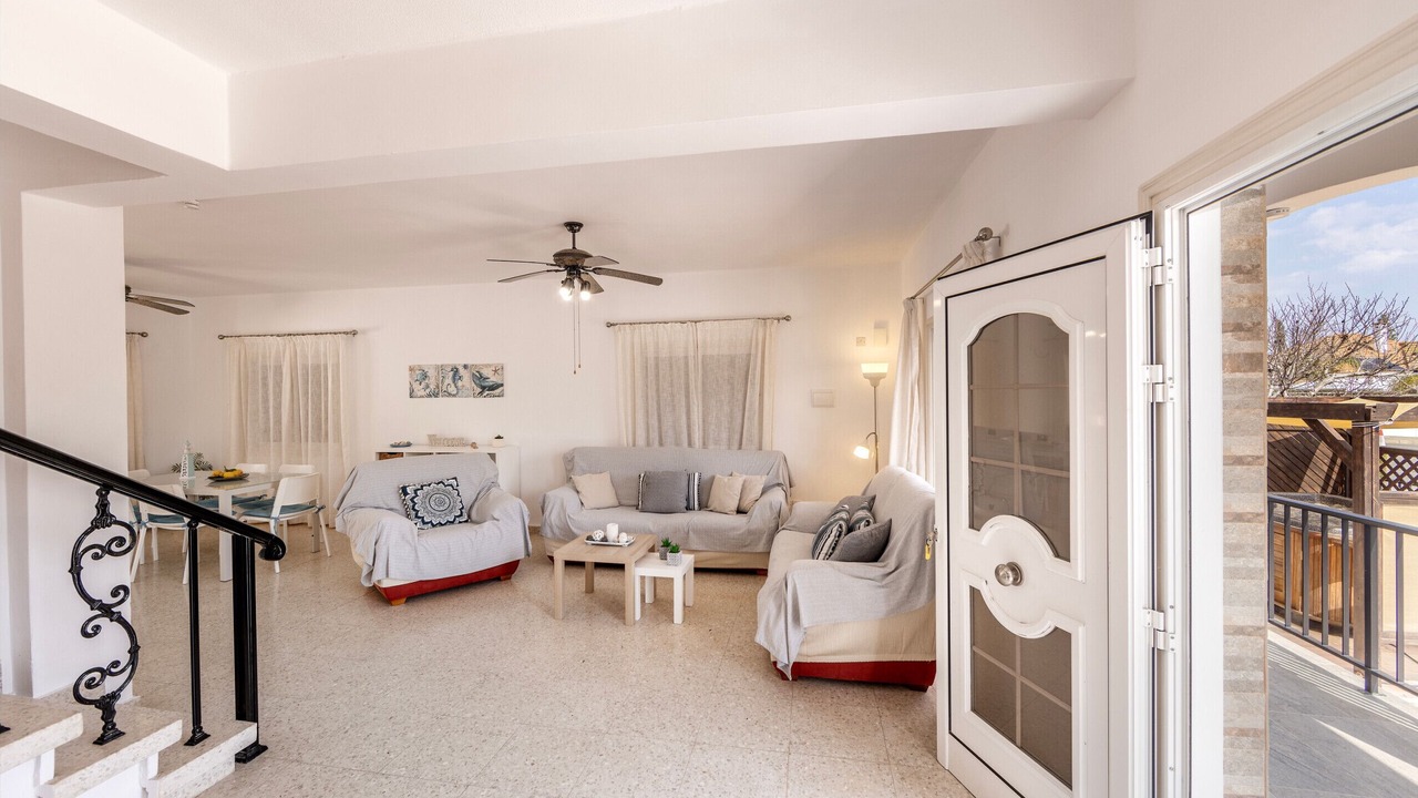 Photo of Livingroom in Ayia Thekla