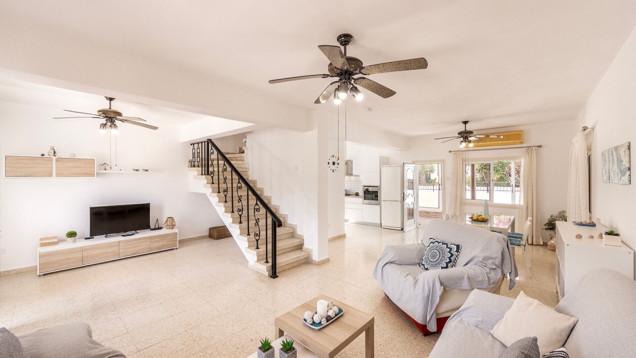 Photo of Livingroom in Ayia Thekla