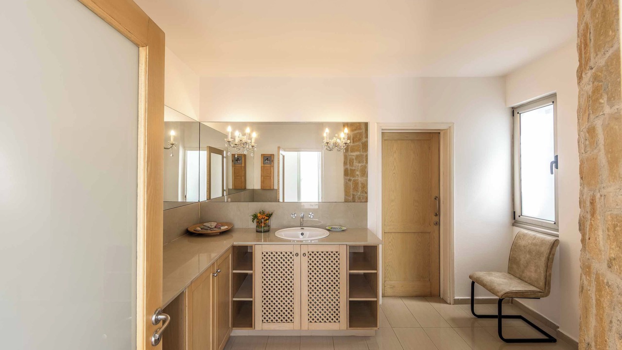 Photo of Bathroom in Giolou