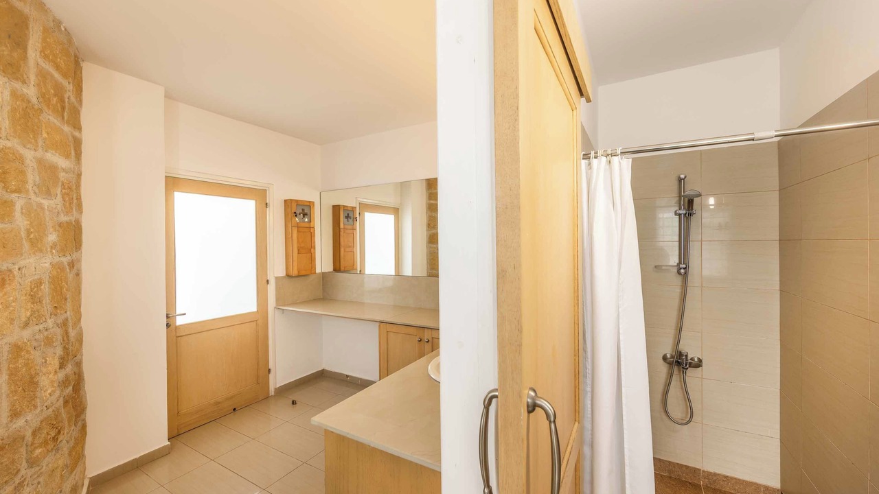 Photo of Bathroom in Giolou
