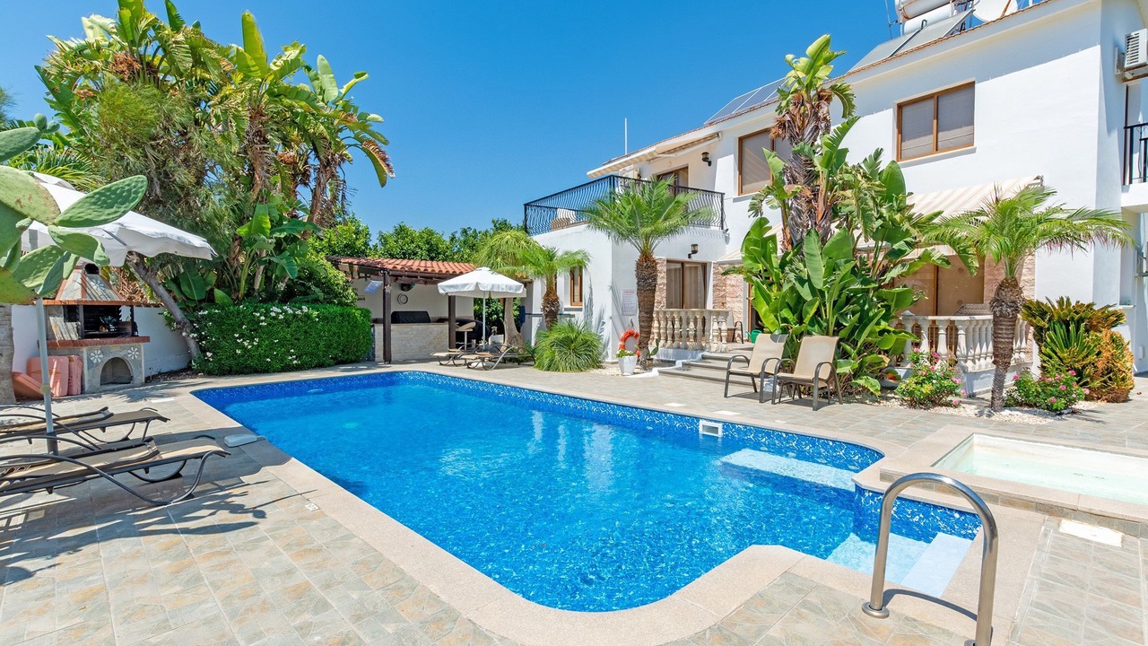 Photo of Outdoor in Polis