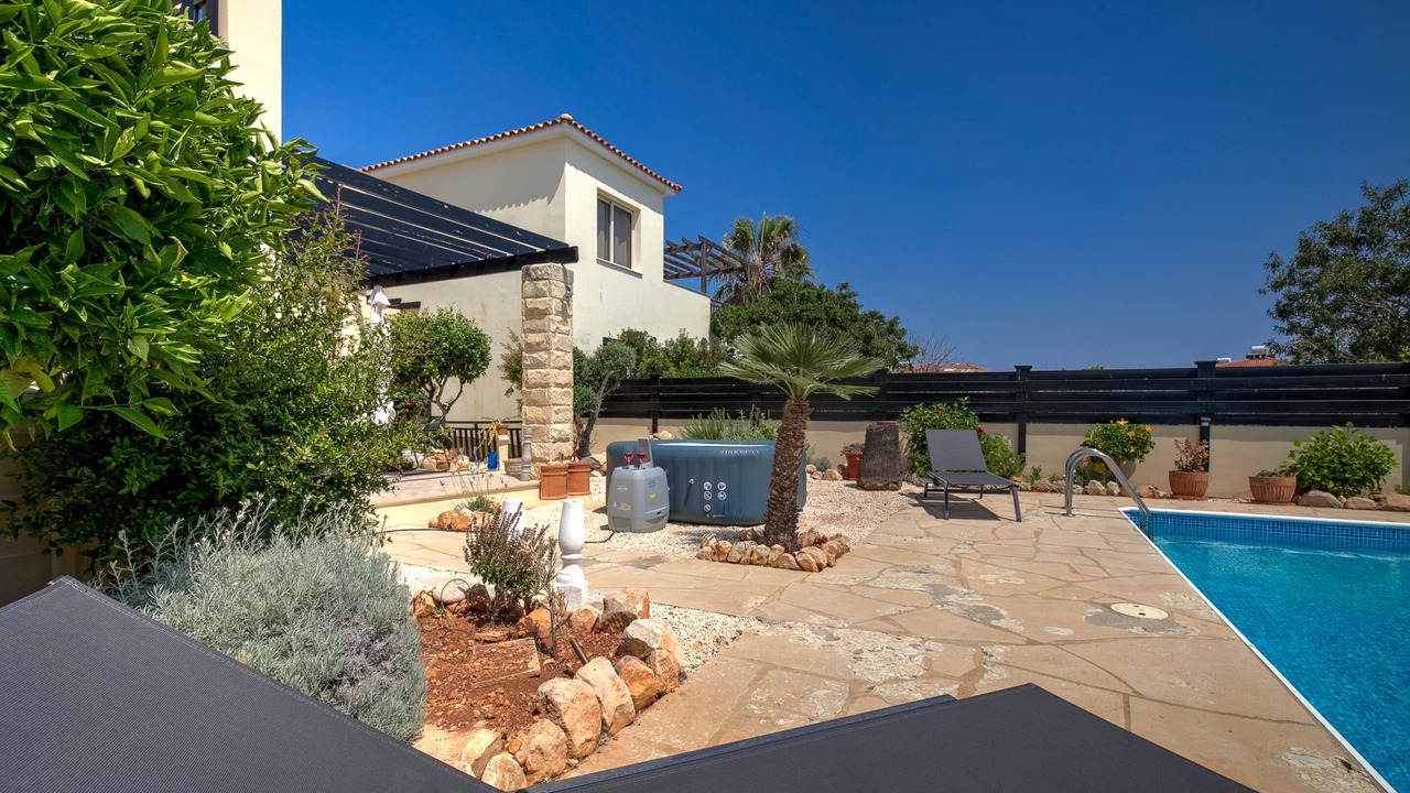 Photo of Outdoor in Peyia Town