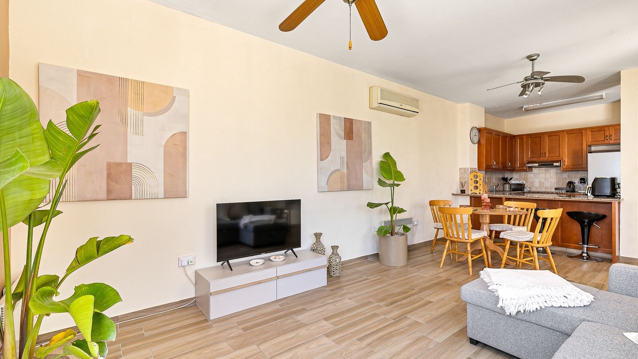 Photo of Livingroom in Peyia Town