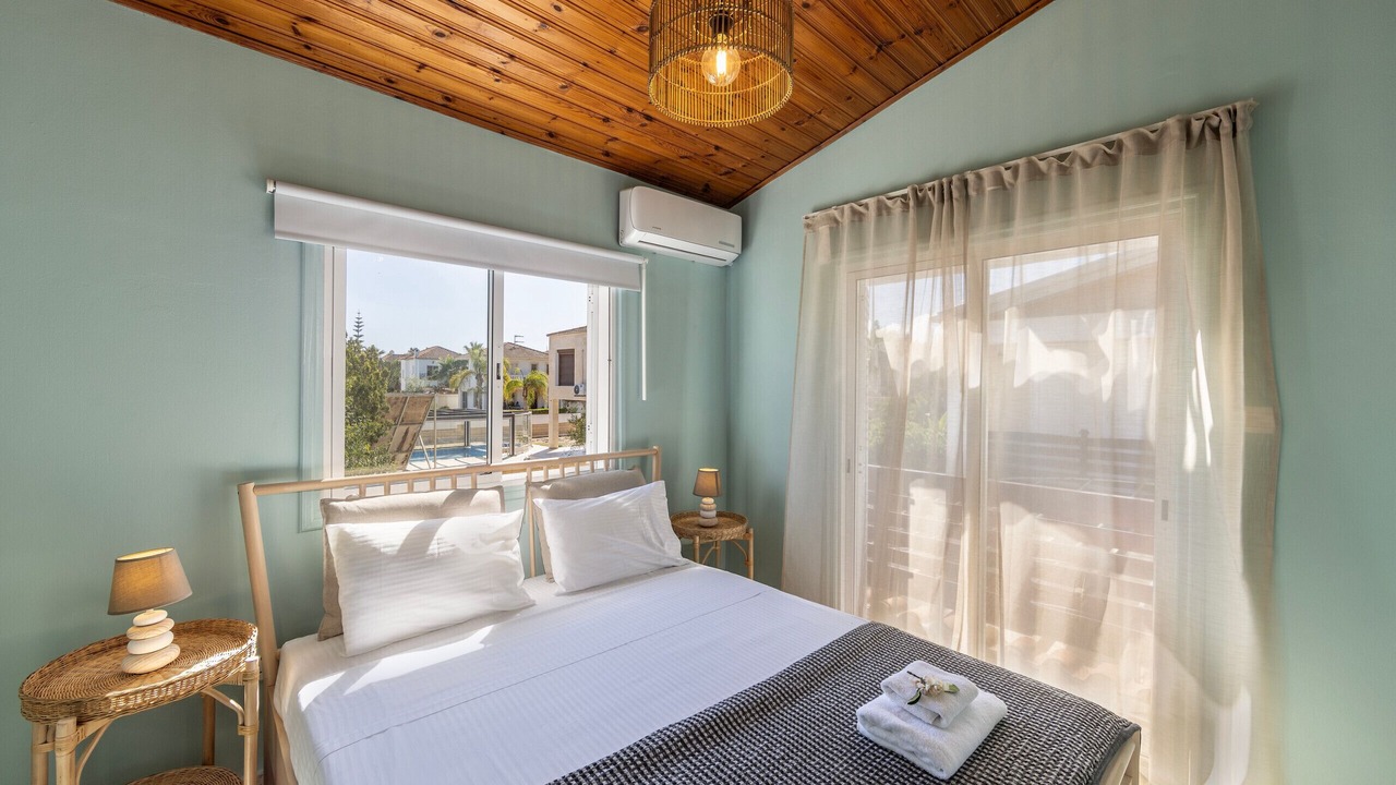 Photo of Bedroom in Pervolia