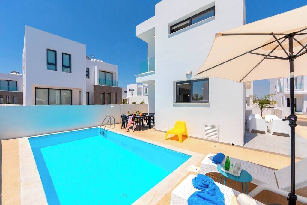 Photo of Outdoor in Kapparis