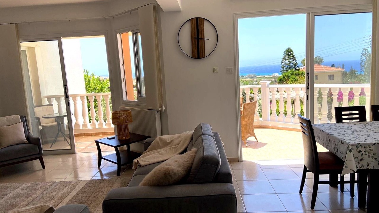Photo of Livingroom in Peyia Town