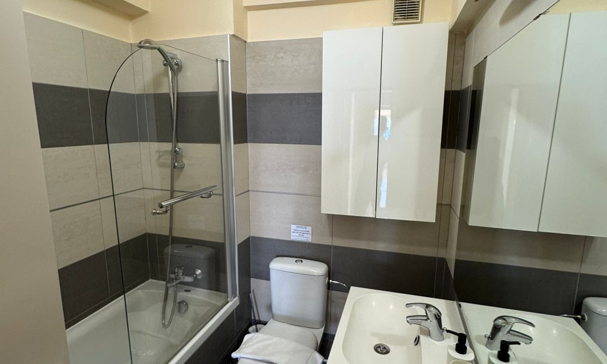 Photo of Bathroom in Neapolis