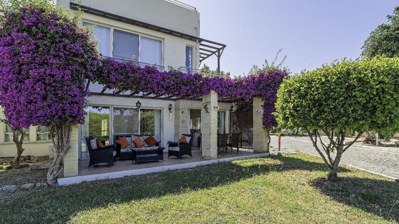 Photo of Patio Balcony in Esentepe