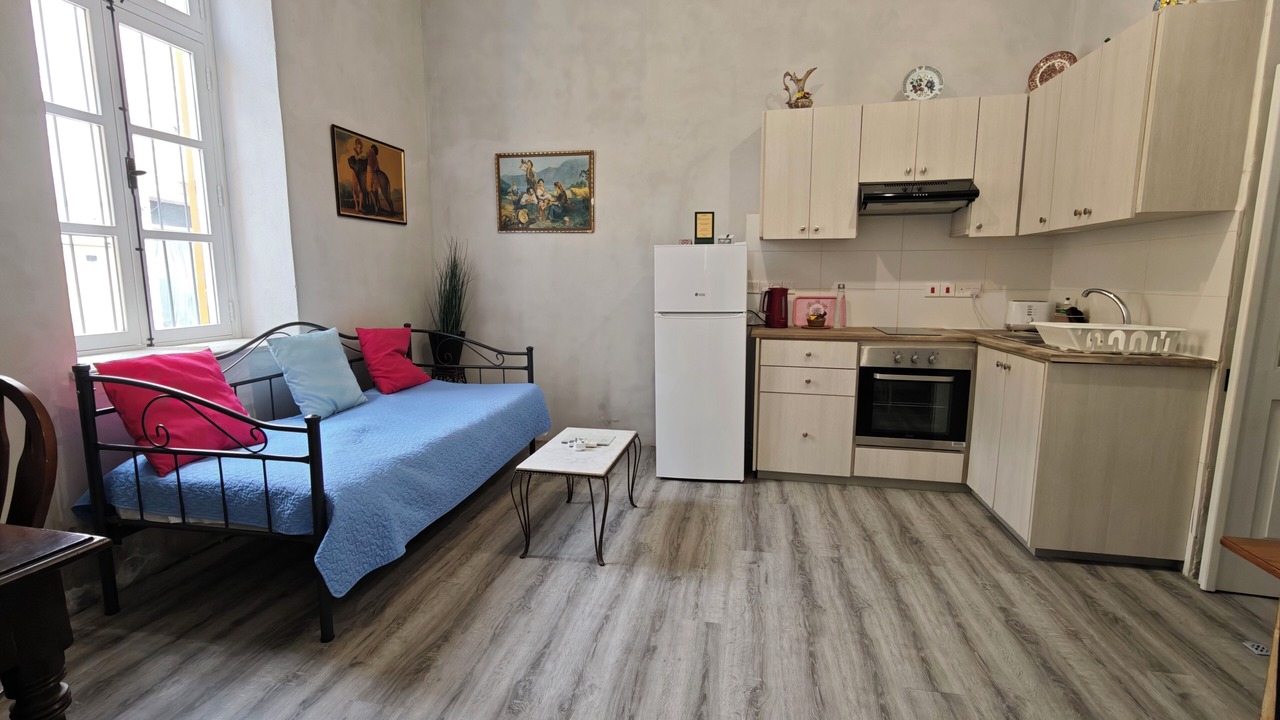 Photo of Livingroom in Larnaca City Centre