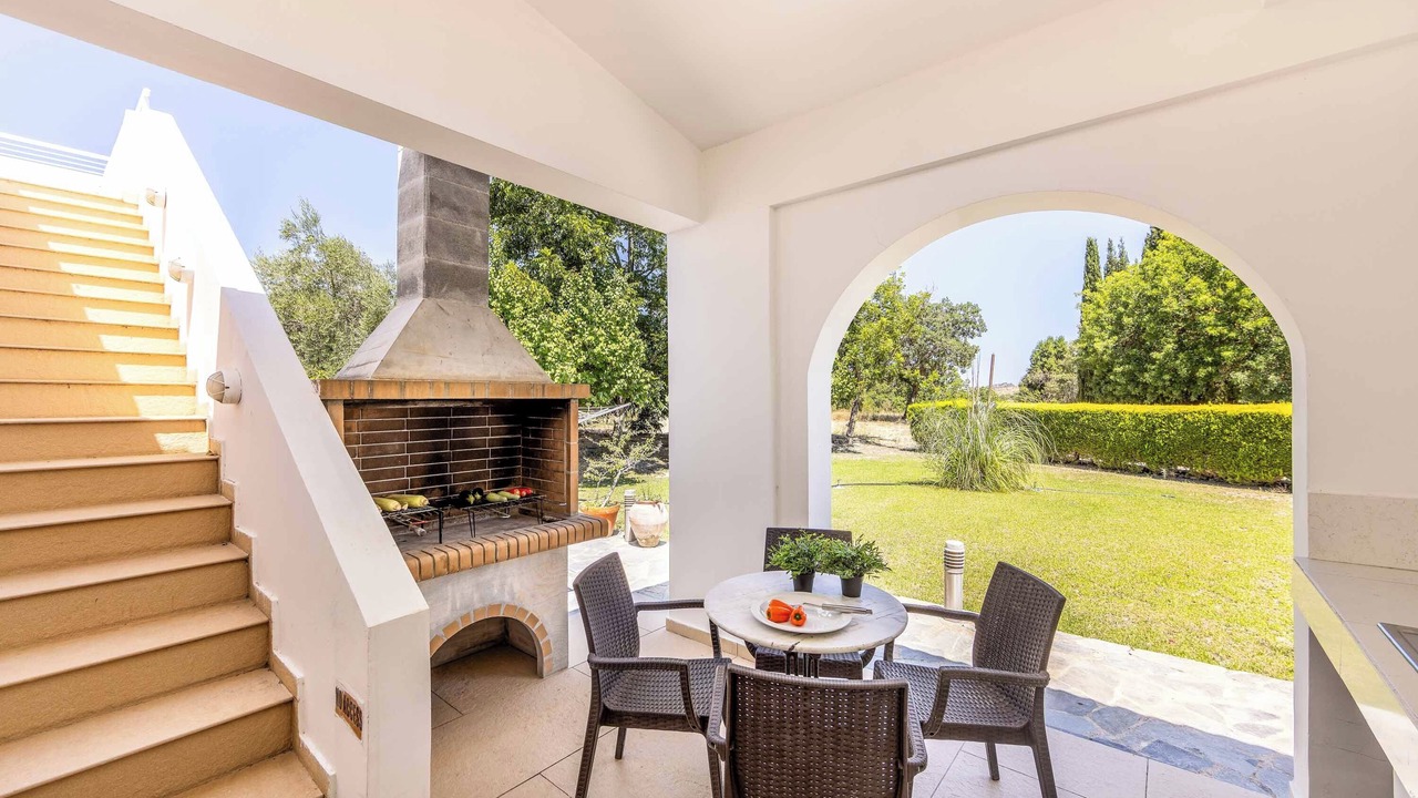 Photo of Outdoor in Giolou