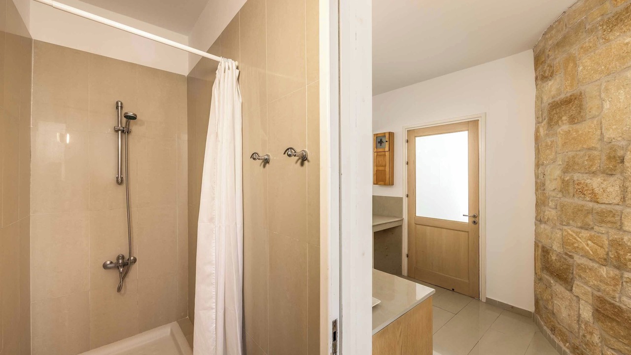 Photo of Bathroom in Giolou