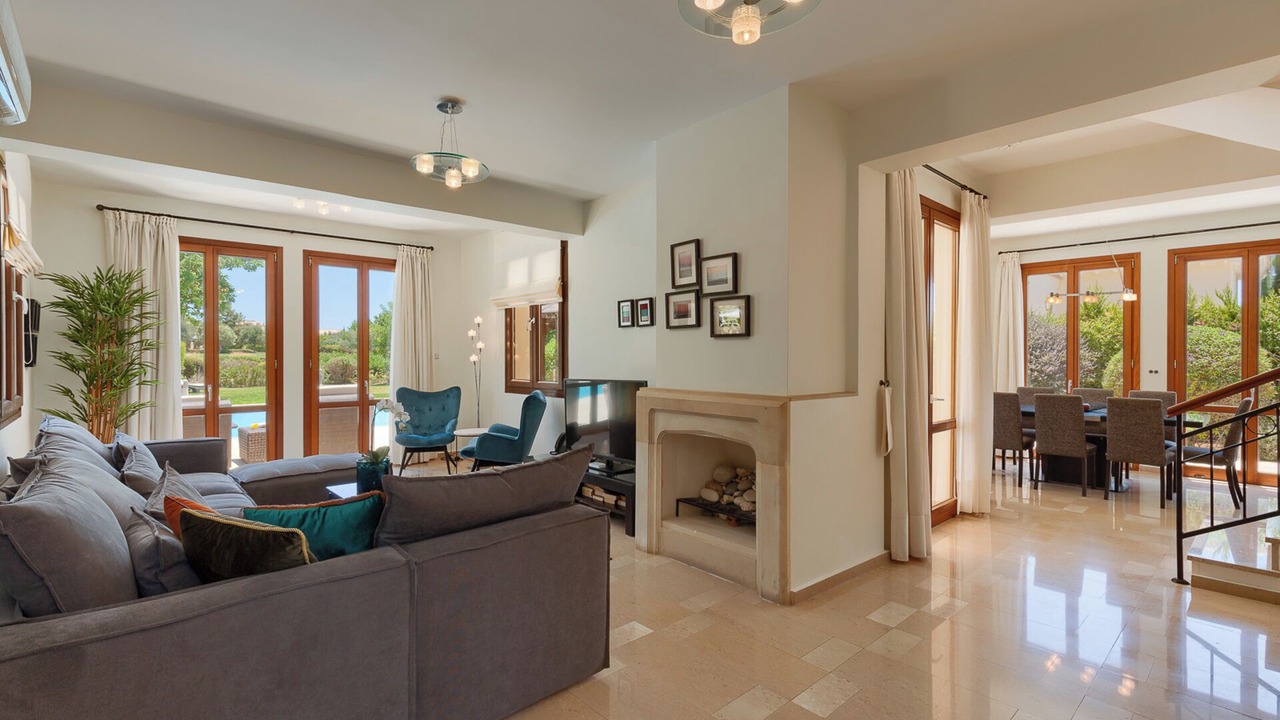 Photo of Livingroom in Aphrodite Hills