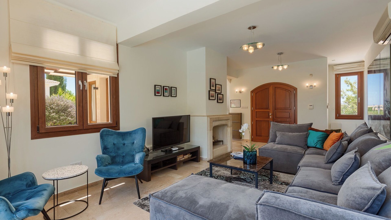 Photo of Livingroom in Aphrodite Hills