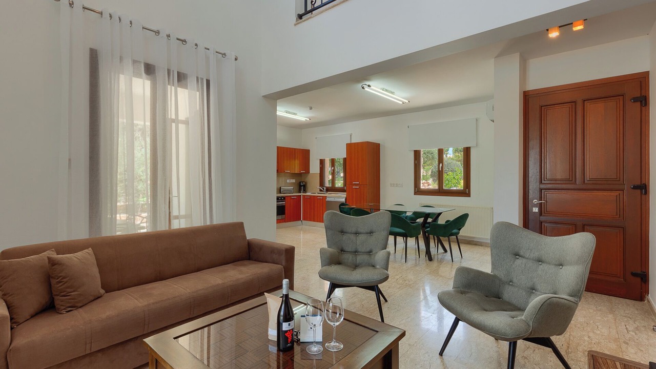 Photo of Livingroom in Aphrodite Hills