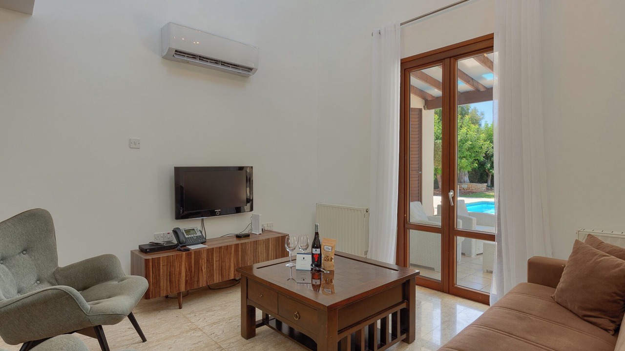 Photo of Livingroom in Aphrodite Hills