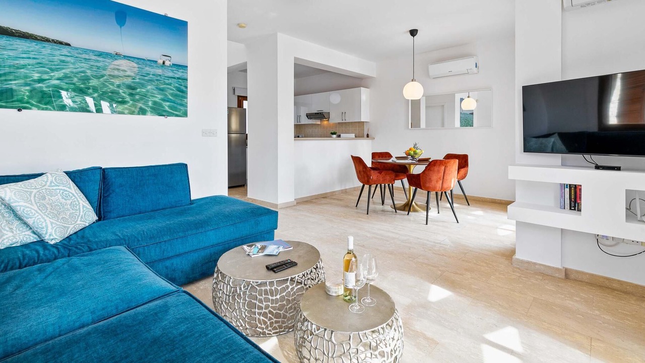 Photo of Livingroom in Aphrodite Hills