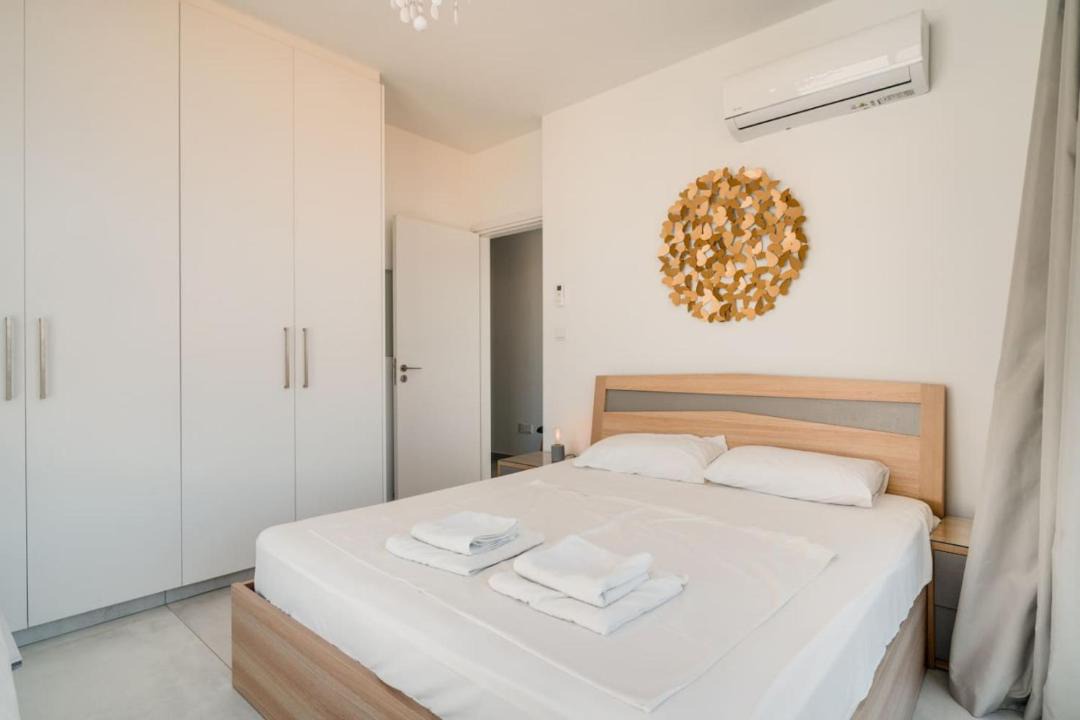 Photo of Others in Pernera