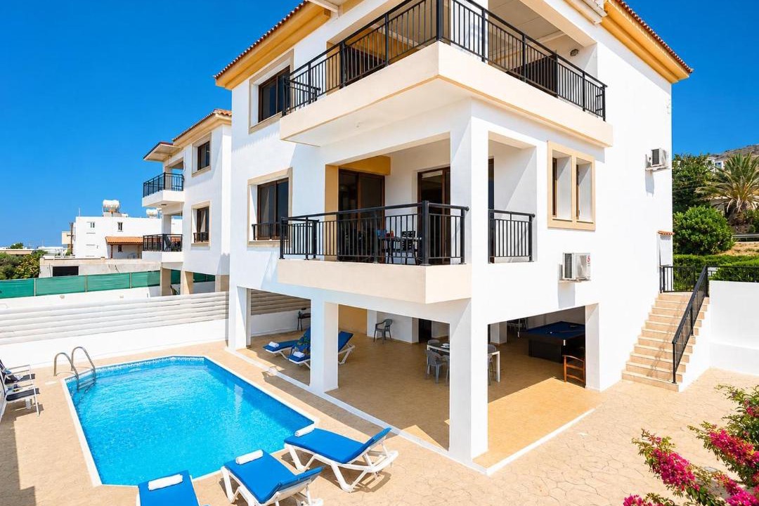 Photo of Others in Pomos