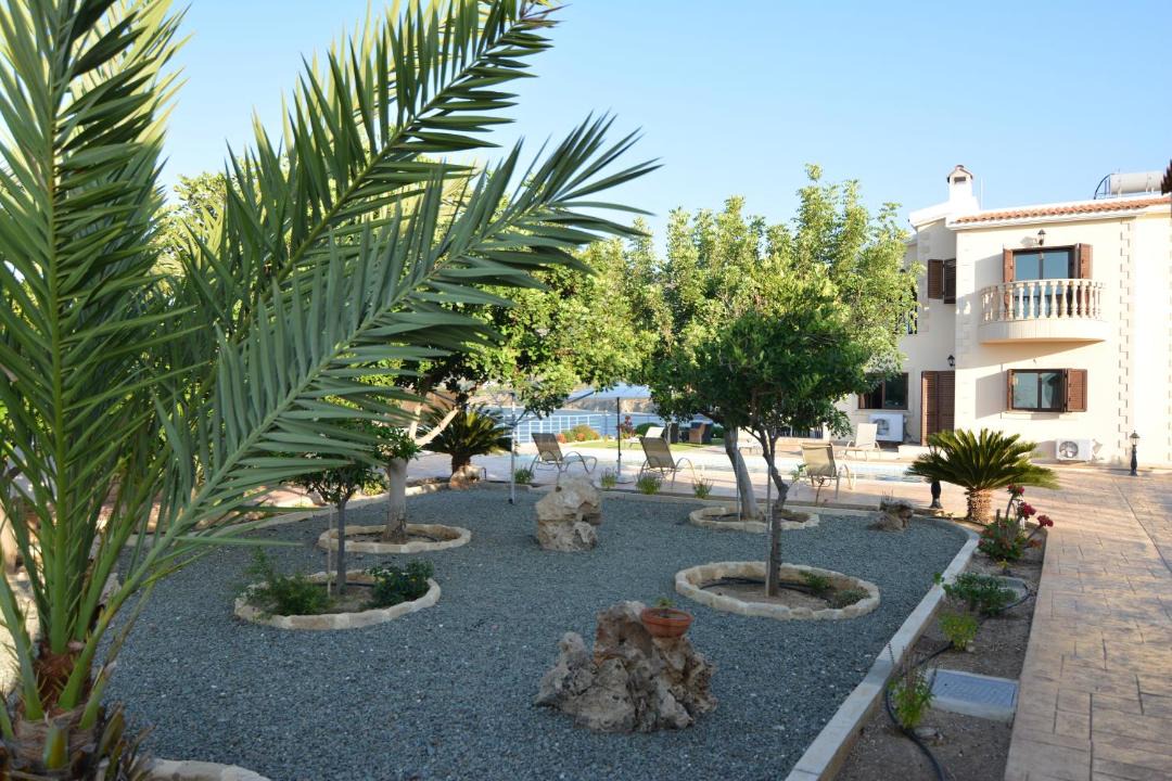 Photo of Others in Pomos
