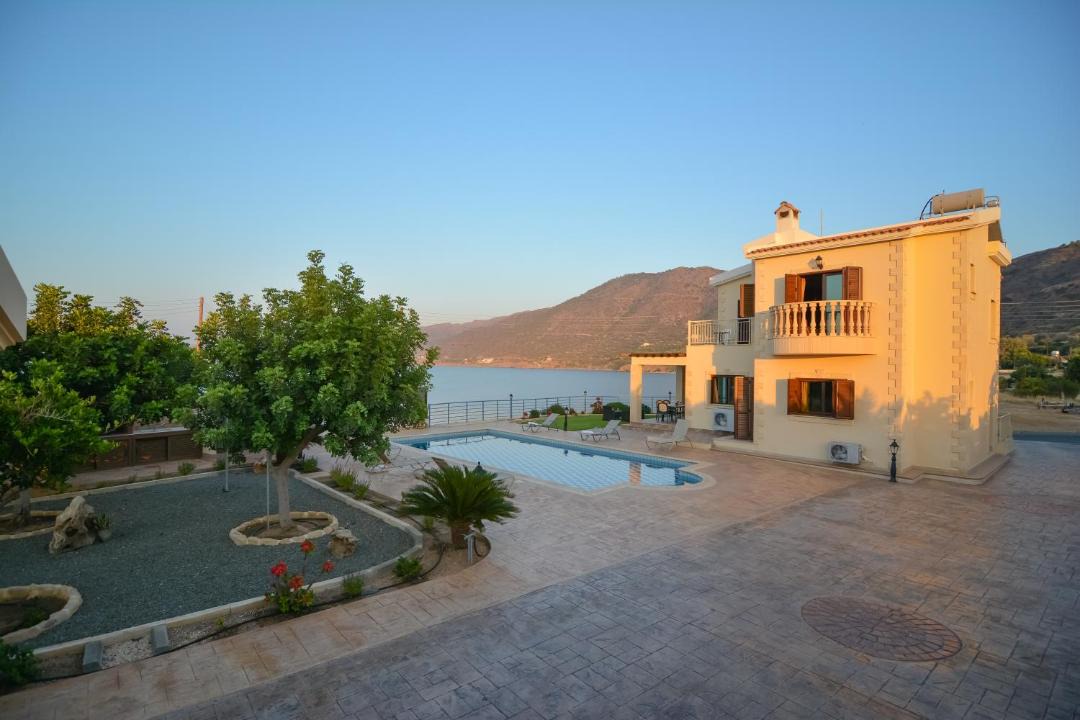 Photo of Others in Pomos