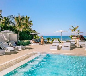 The Ivi Mare Adults 