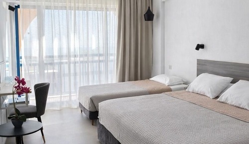 Standard Triple Room, Sea View