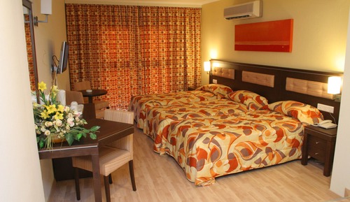 Standard Triple Room, City View