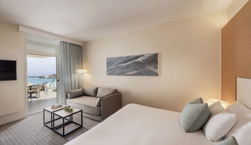 Deluxe Room, Pool & Sea View