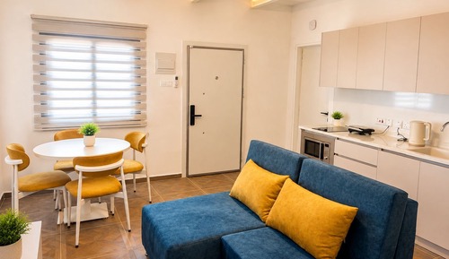 Deluxe Condo, Courtyard View