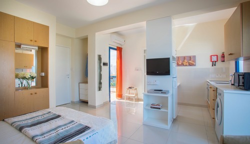 Studio (8809)