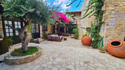 Villa with Garden View