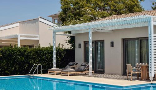 One Bedroom Suite Swim up Pool view (Bungalow Area)