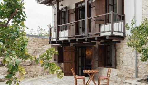One-Bedroom Apartment with Balcony and Mountain View  