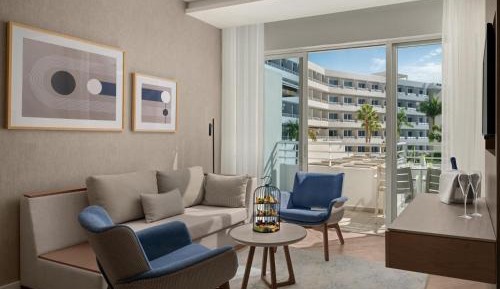 Junior Pool & Sea View Room (16+ years old)